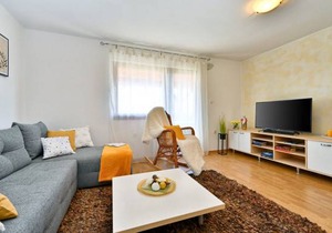 2 bedroom accommodation in Seketin