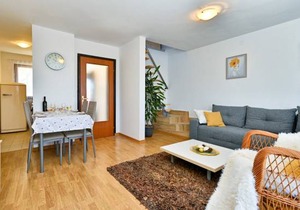 2 bedroom accommodation in Seketin