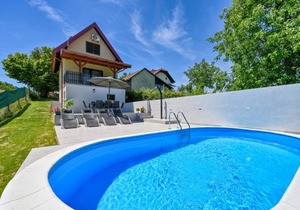 2 bedroom accommodation in Seketin