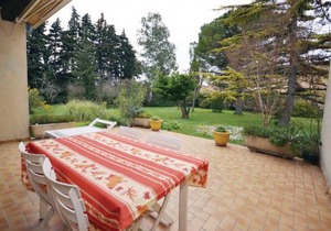 2 bedroom accommodation in Violès