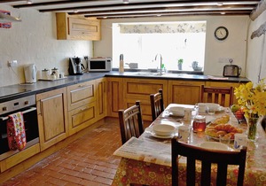 2 bedroom accommodation in Kentisbeare, near Cullompton