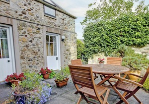 2 bedroom accommodation in Linlithgow, near Edinburgh