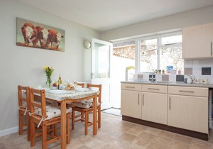 2 bedroom accommodation in Dawlish