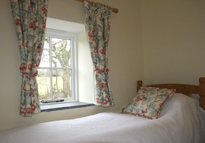 2 Bedroom Accommodation in Two Acres Of Gardens on edge of village of Blisland