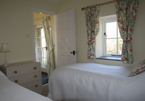 2 Bedroom Accommodation in Two Acres Of Gardens on edge of village of Blisland