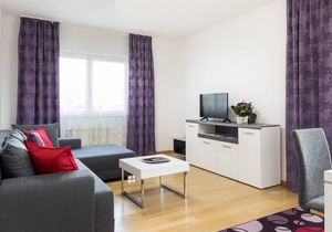 2 bedroom Apt. in the Business Zone- FREE PARKING