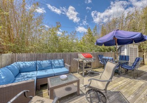 2 Bedroom Apt. in Ocean Bay Park, walk to beach and entertainment