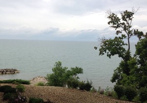 2 BR/2 Ba Lakefront Condo 211-open concept kitchen/living and dining room