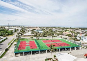2 BR Cocoa Beach Direct OCEANFRONT Condo with Private Balcony