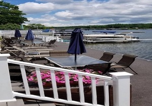 2 BR condo with sleeping loft right on Lake Winnisquam