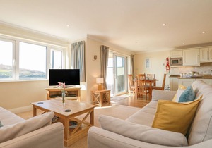 2 BURGH ISLAND CAUSEWAY, family friendly, with pool in Bigbury-On-Sea