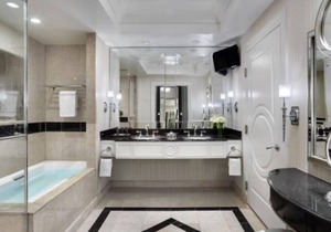 2 Connecting Suites at a 5⭐️ Hotel