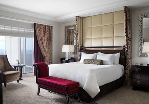 2 Connecting Suites at a 5⭐️ Hotel