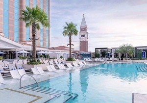 2 Connecting Suites at a 5⭐️ Hotel