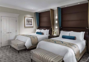 2 Connecting Suites at a 5⭐️ Hotel