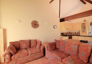 2 HOME FARM SOUTH, pet friendly, with a garden in Lyme Regis