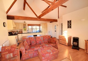 2 HOME FARM SOUTH, pet friendly, with a garden in Lyme Regis
