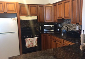 2 min walk to LIDO BEACH & approx 5-7 min walk to ST ARMANDS CIRCLE