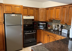 2 min walk to LIDO BEACH & approx 5-7 min walk to ST ARMANDS CIRCLE