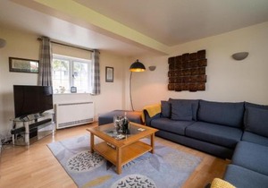2 Ogilvie Lodge