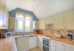 2 OLD HOME FARM, pet friendly, with open fire in Lyme Regis