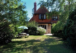 2 OLD HOME FARM, pet friendly, with open fire in Lyme Regis