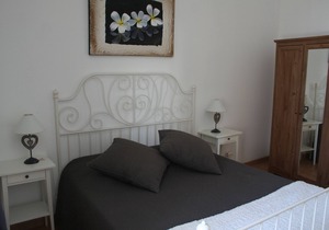 2-person gîte in a Mas Languedocien with swimming pool and jacuzzi
