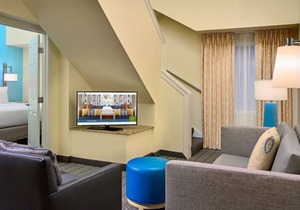 2 Sleek Units! w/ Kitchen, Pool, Pets Allowed Near Fire Museum of Memphis!