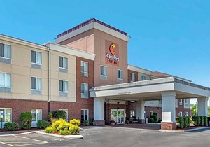 2-Star Hotel ∙ Comfort Suites Urbana Champaign, University Area