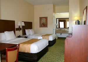 2-Star Hotel ∙ Quality Inn - Weeki Wachee