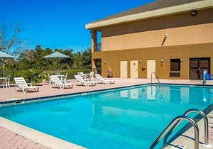 2-Star Hotel ∙ Quality Inn - Weeki Wachee