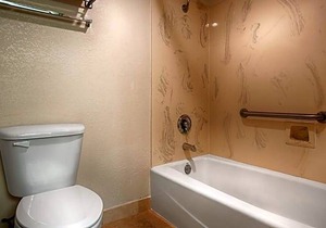 2-Star Hotel ∙ Best Western Plus Northwoods Inn