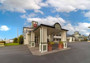 2-Star Hotel ∙ Best Western Plus Northwoods Inn