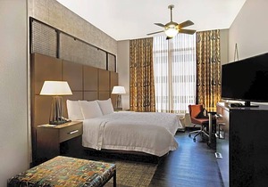 2-Star Hotel ∙ Hampton Inn and Suites Austin University Capitol