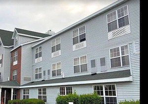 2-Star Hotel ∙ Port Wisconsin Inn and Suites