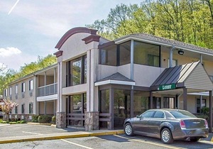 2-Star Hotel ∙ Americas Best Value Inn Torrington, CT