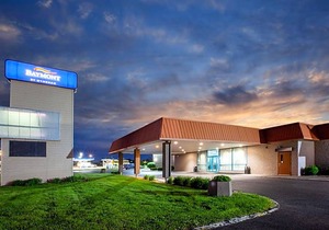 2-Star Hotel ∙ Baymont by Wyndham Northwood