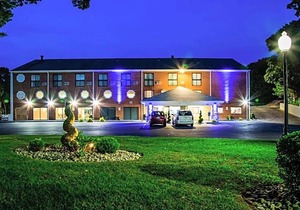 2-Star Hotel ∙ Best Western Cape Cod Hotel
