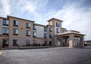 2-Star Hotel ∙ Comfort Inn Crystal Lake - Algonquin