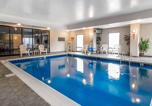 2-Star Hotel ∙ Comfort Suites South Point - Huntington