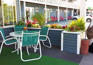 2-Star Hotel ∙ Colonial Inn Ellsworth