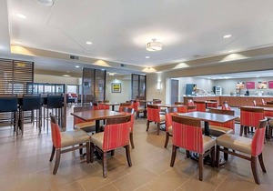 2-Star Hotel ∙ Comfort Suites Lafayette University Area
