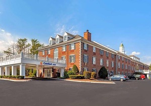 2-Star Hotel ∙ Comfort Inn Rockland - Boston