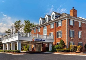 2-Star Hotel ∙ Comfort Inn Rockland - Boston