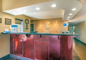 2-Star Hotel ∙ Comfort Inn & Suites