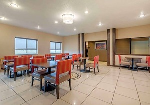 2-Star Hotel ∙ Comfort Inn Warren I-69