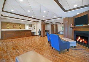 2-Star Hotel ∙ Comfort Inn & Suites Wilton