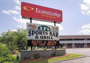 2-Star Hotel ∙ Econo Lodge Inn & Suites