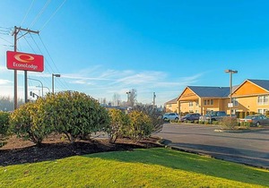 2-Star Hotel ∙ Econo Lodge Buckley