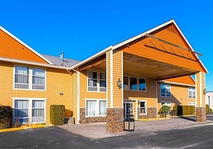 2-Star Hotel ∙ Econo Lodge Buckley